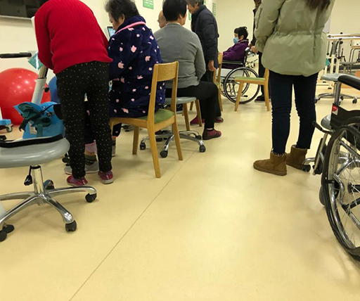 騰方防滑PVC塑膠地板，減少意外滑倒