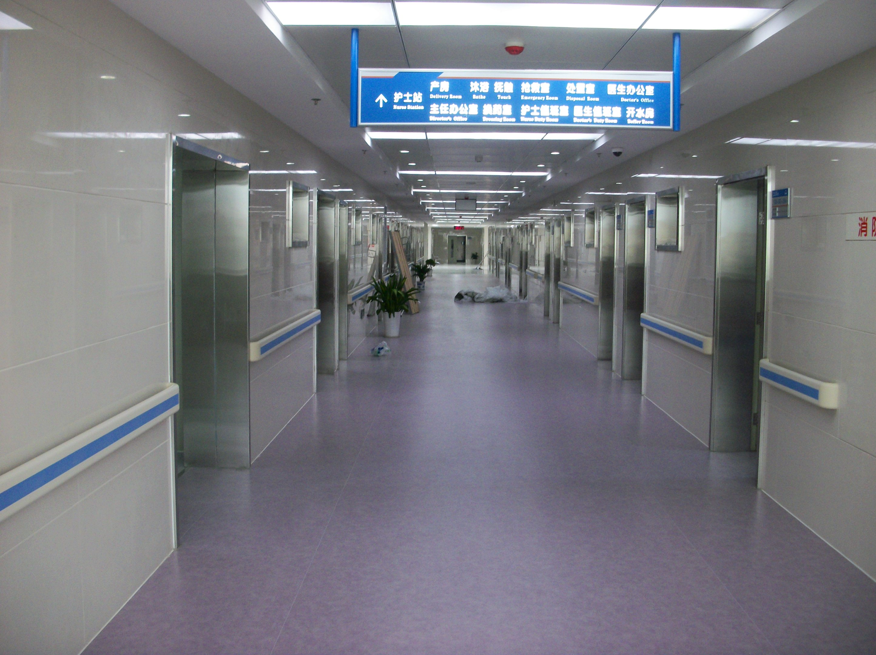 為什么正規(guī)廠家的PVC地板更會得到市場的認(rèn)可？【騰方PVC地板】